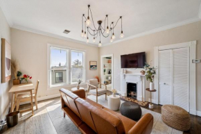 Beautiful Top Floor Getaway in Beach Town